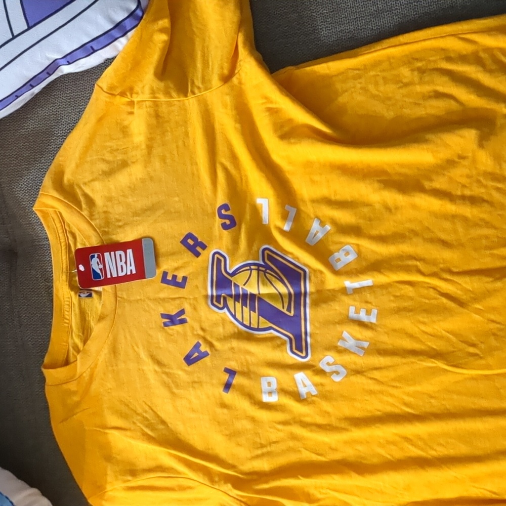 Lakers tee